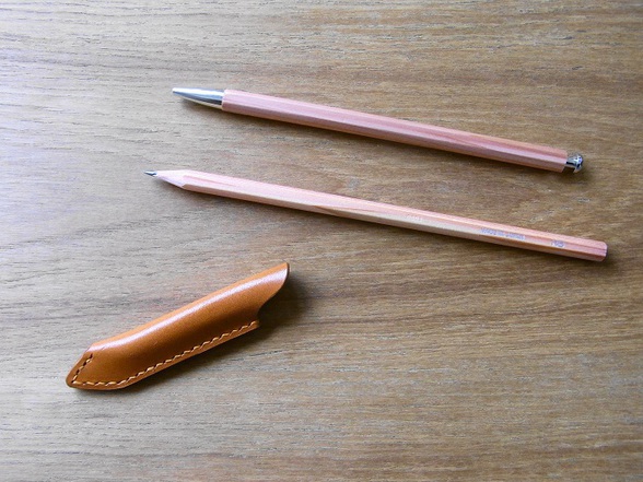 「大人の鉛筆」と「大人のペンシルキャップ」