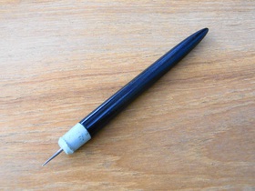 使用中の鉄筆
